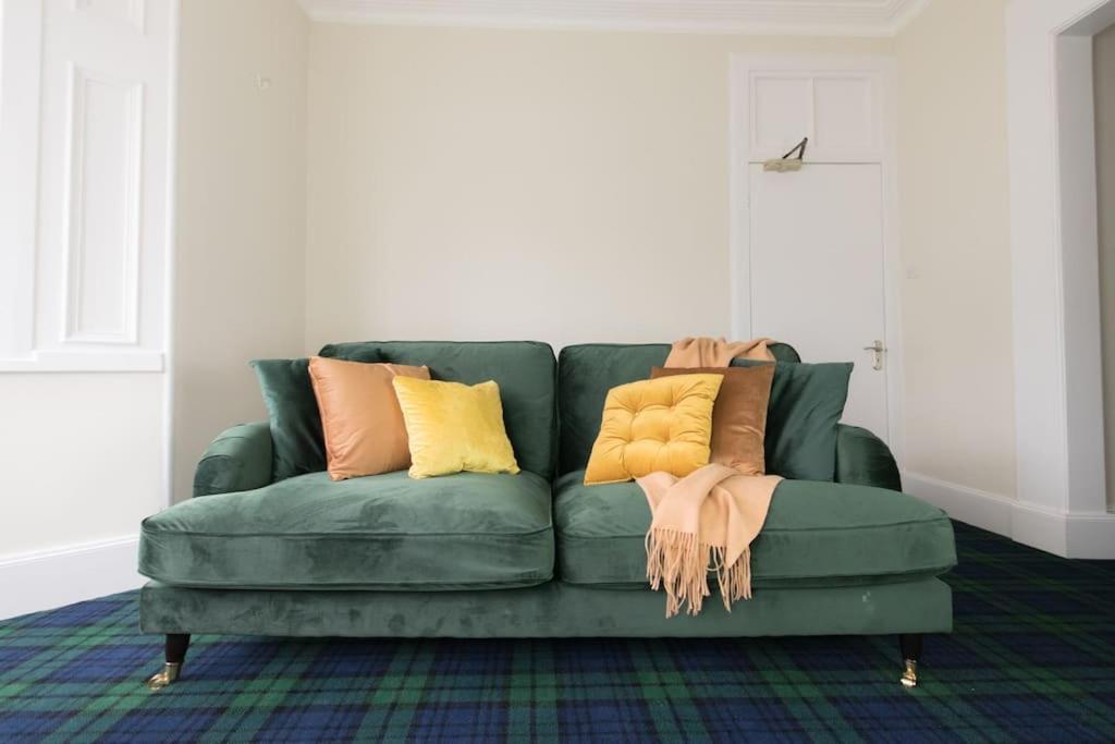 Rossmay House - 4 Bedroom Scottish Villa With Waterfront / Mountain Views Arrochar Eksteriør bilde