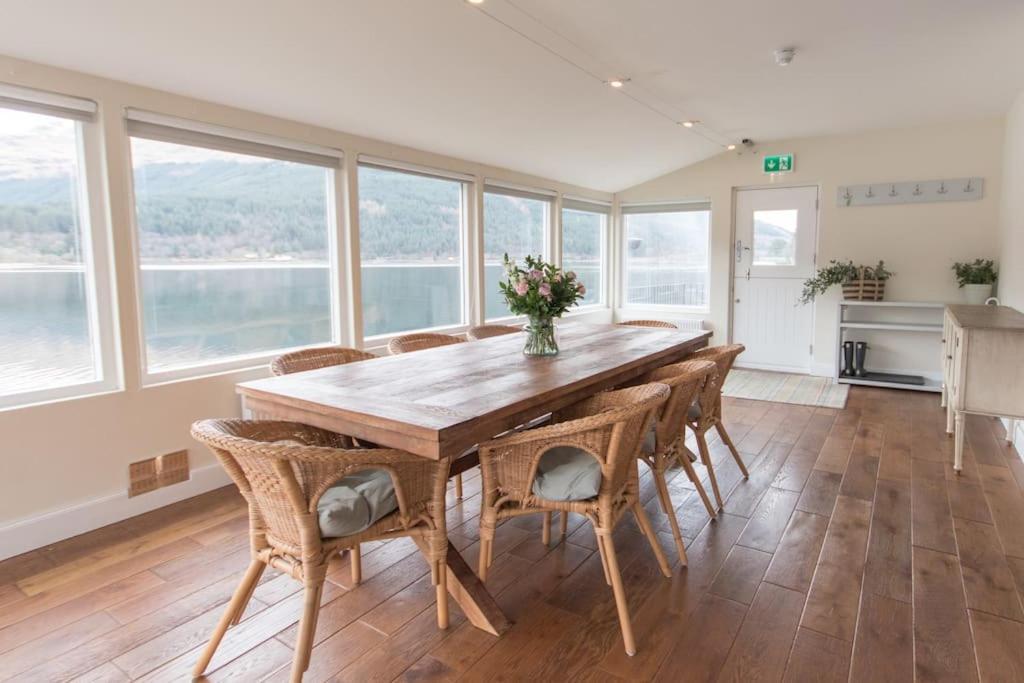Rossmay House - 4 Bedroom Scottish Villa With Waterfront / Mountain Views Arrochar Eksteriør bilde