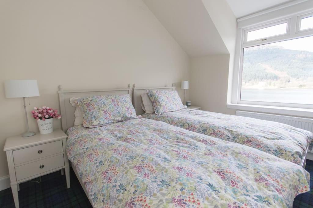 Rossmay House - 4 Bedroom Scottish Villa With Waterfront / Mountain Views Arrochar Eksteriør bilde