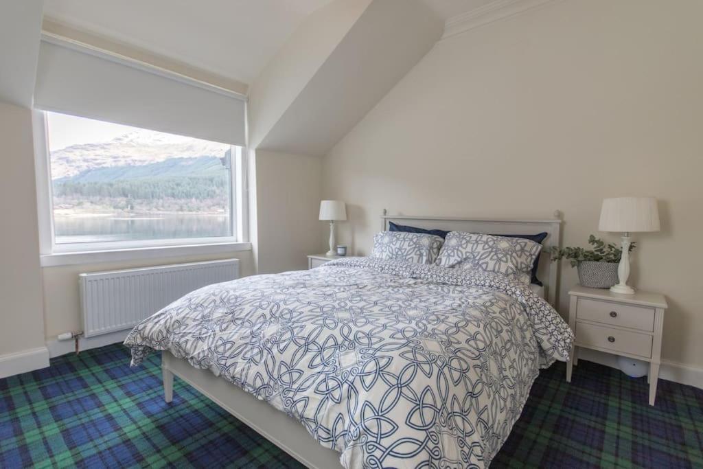 Rossmay House - 4 Bedroom Scottish Villa With Waterfront / Mountain Views Arrochar Eksteriør bilde
