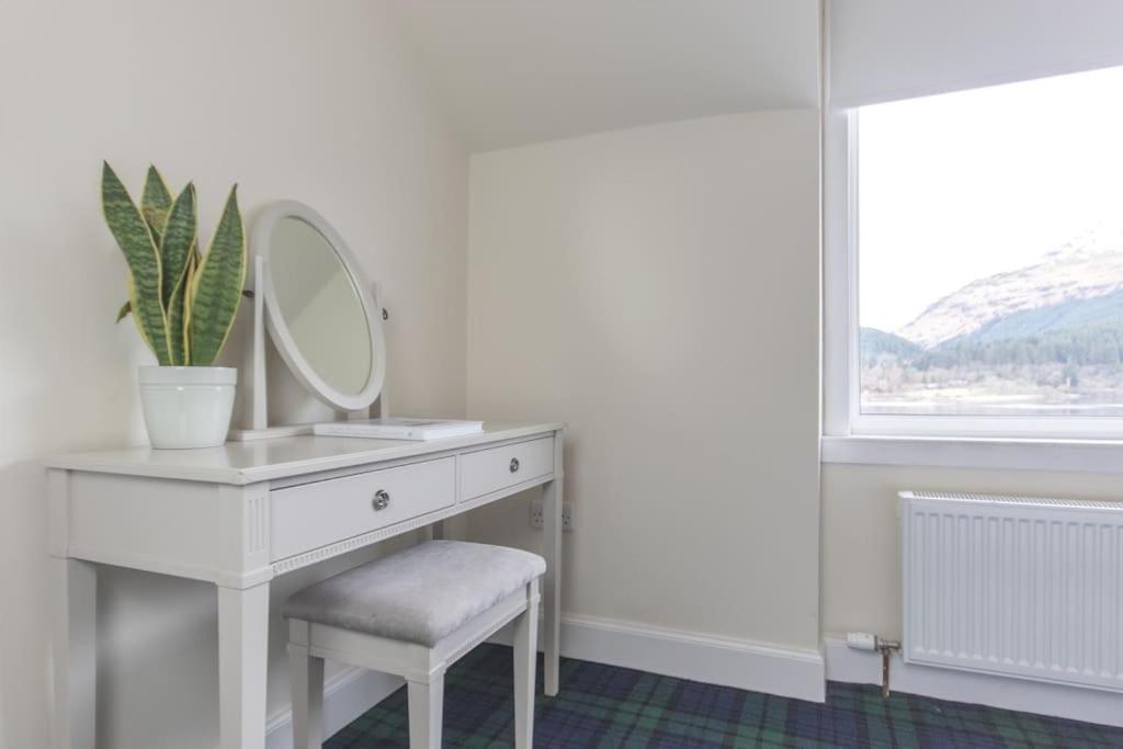 Rossmay House - 4 Bedroom Scottish Villa With Waterfront / Mountain Views Arrochar Eksteriør bilde