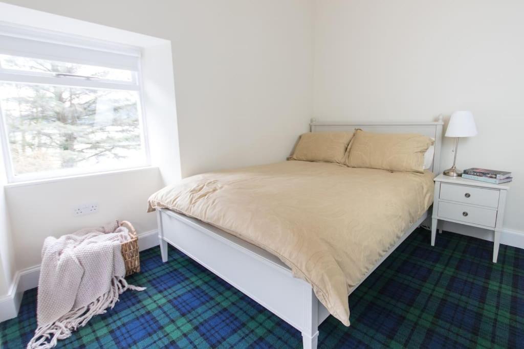 Rossmay House - 4 Bedroom Scottish Villa With Waterfront / Mountain Views Arrochar Eksteriør bilde