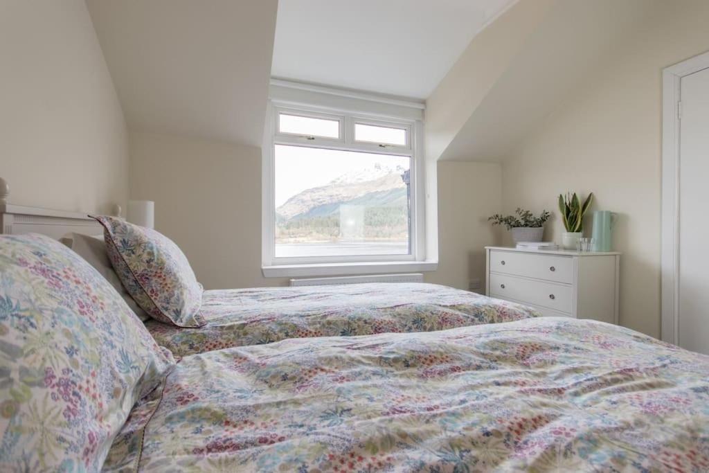 Rossmay House - 4 Bedroom Scottish Villa With Waterfront / Mountain Views Arrochar Eksteriør bilde