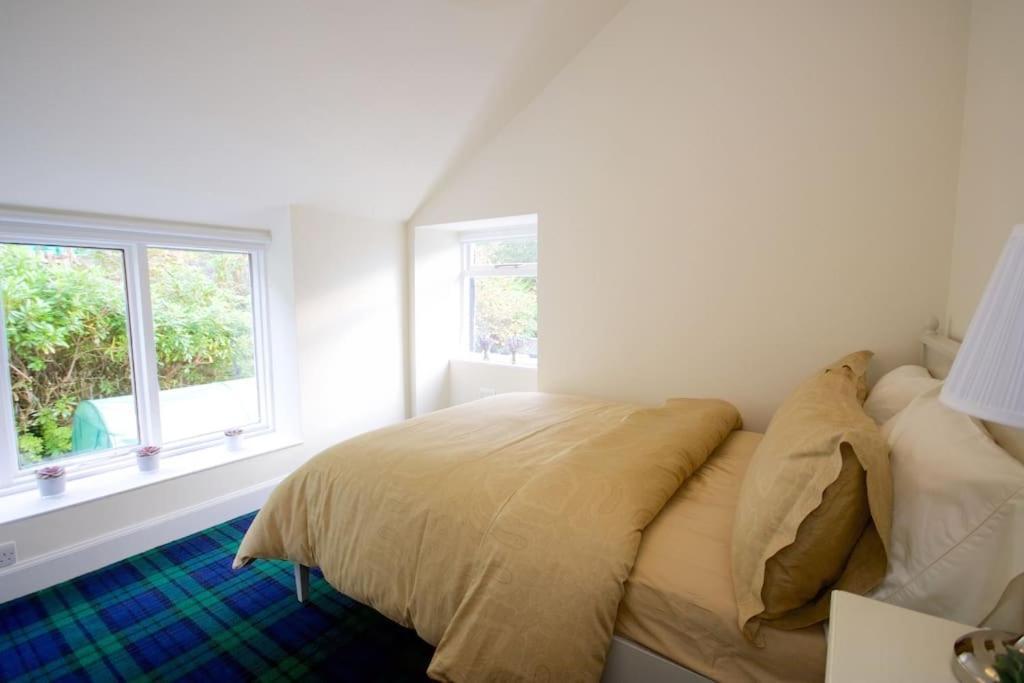Rossmay House - 4 Bedroom Scottish Villa With Waterfront / Mountain Views Arrochar Eksteriør bilde