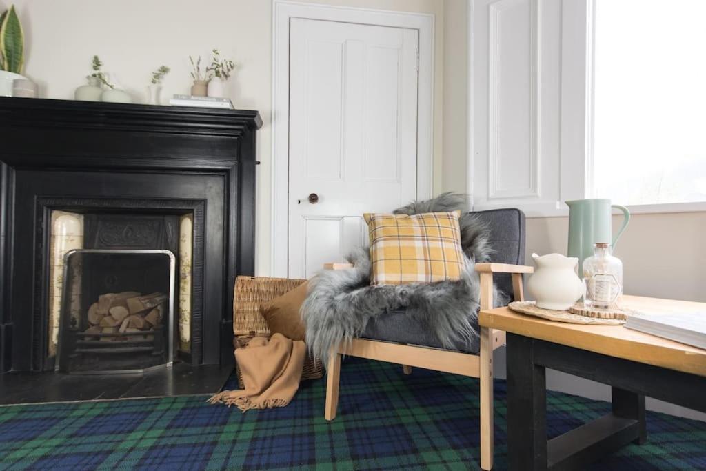 Rossmay House - 4 Bedroom Scottish Villa With Waterfront / Mountain Views Arrochar Eksteriør bilde