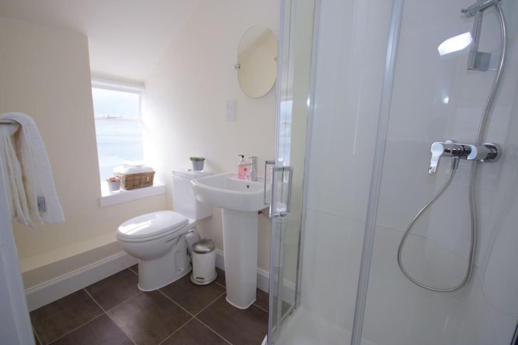 Rossmay House - 4 Bedroom Scottish Villa With Waterfront / Mountain Views Arrochar Eksteriør bilde