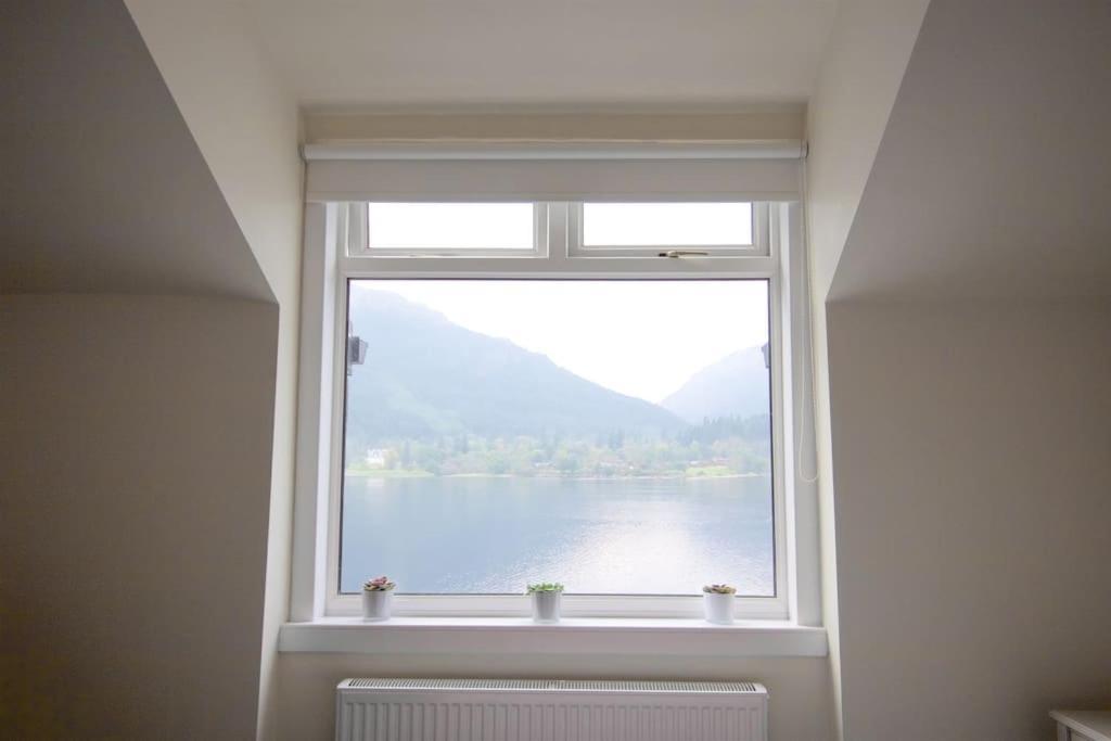 Rossmay House - 4 Bedroom Scottish Villa With Waterfront / Mountain Views Arrochar Eksteriør bilde