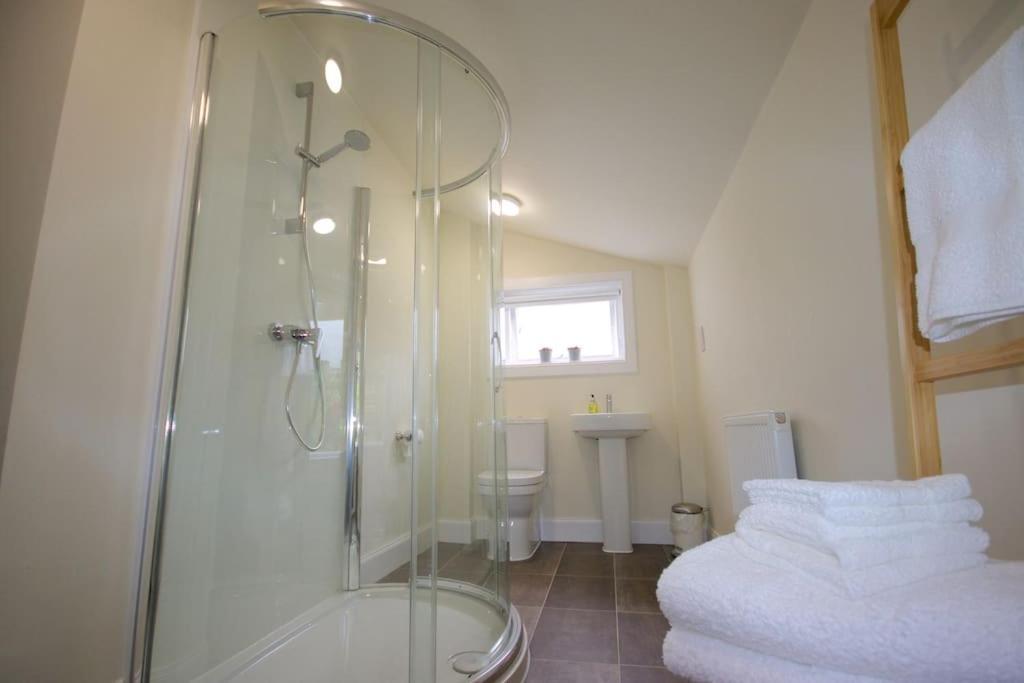 Rossmay House - 4 Bedroom Scottish Villa With Waterfront / Mountain Views Arrochar Eksteriør bilde
